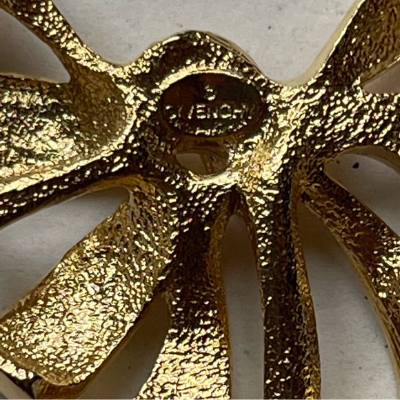 Vtg Givenchy Gold Tone Tied Ribbon Bow Pin/Brooch - Picture 3 of 5